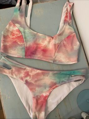 Hurley Medium Watercolour Cloud Wash Pastel Bikini Set